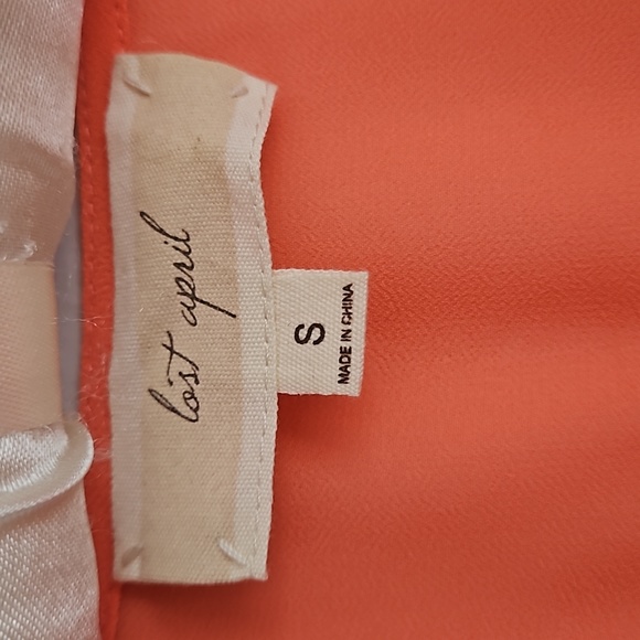 Sleeveless vneck front opening tank top - Picture 5 of 10